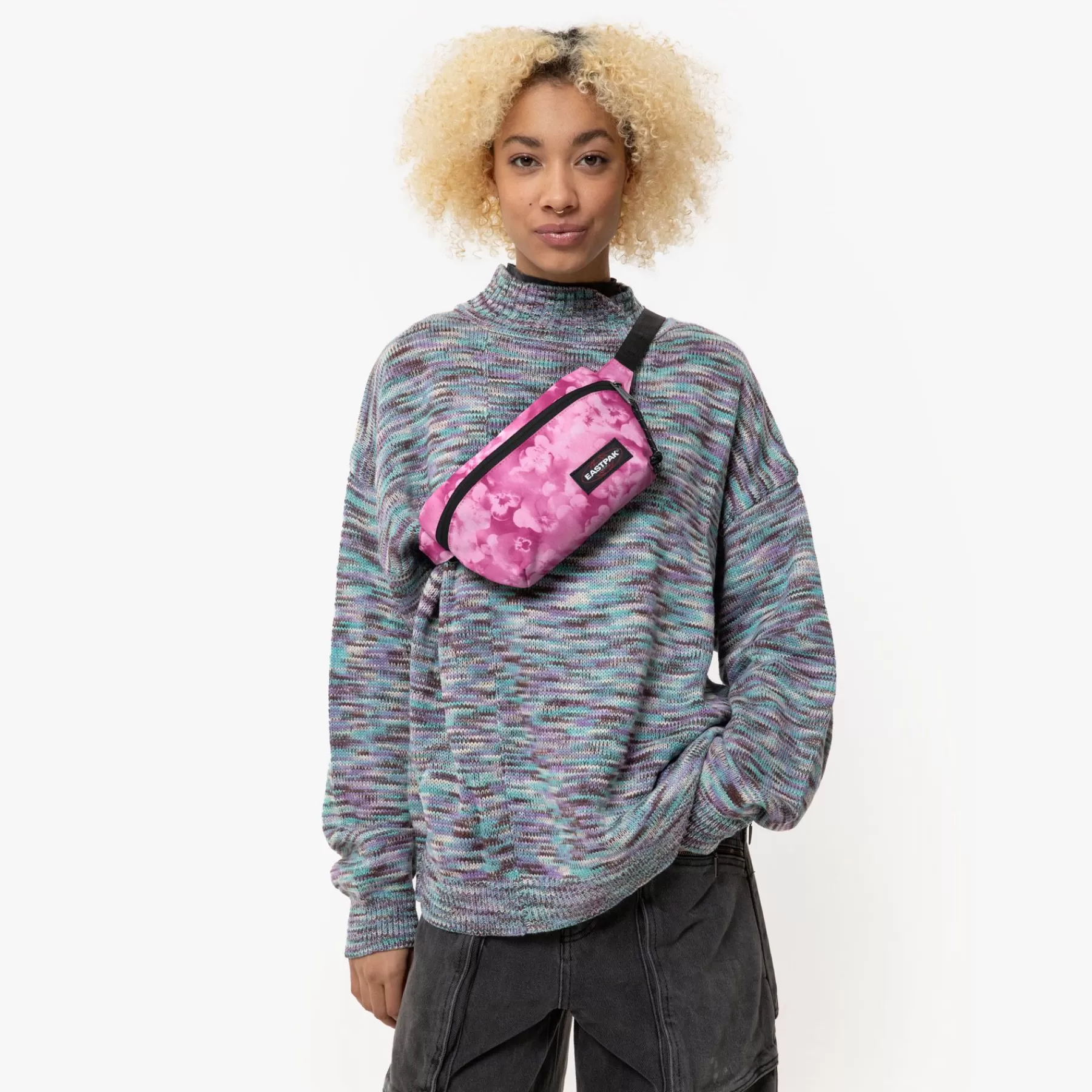 Shop Eastpak SOMMAR Flower Blur Pink